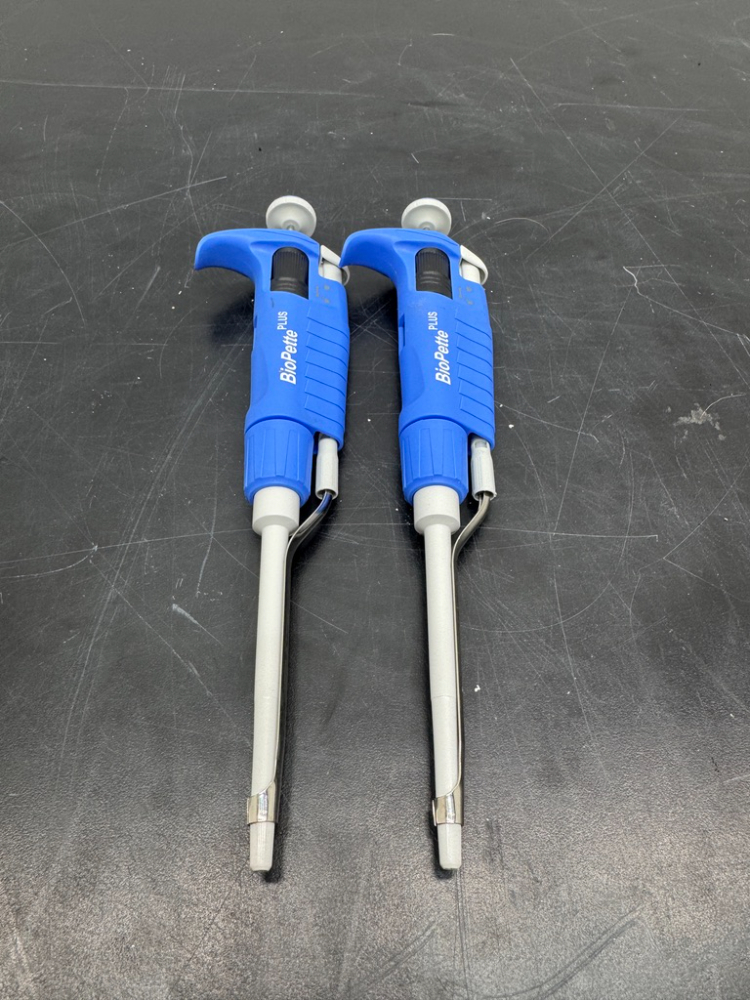 Image of Labnet Biopette Plus Single Channel Pipettes-Quantity 2